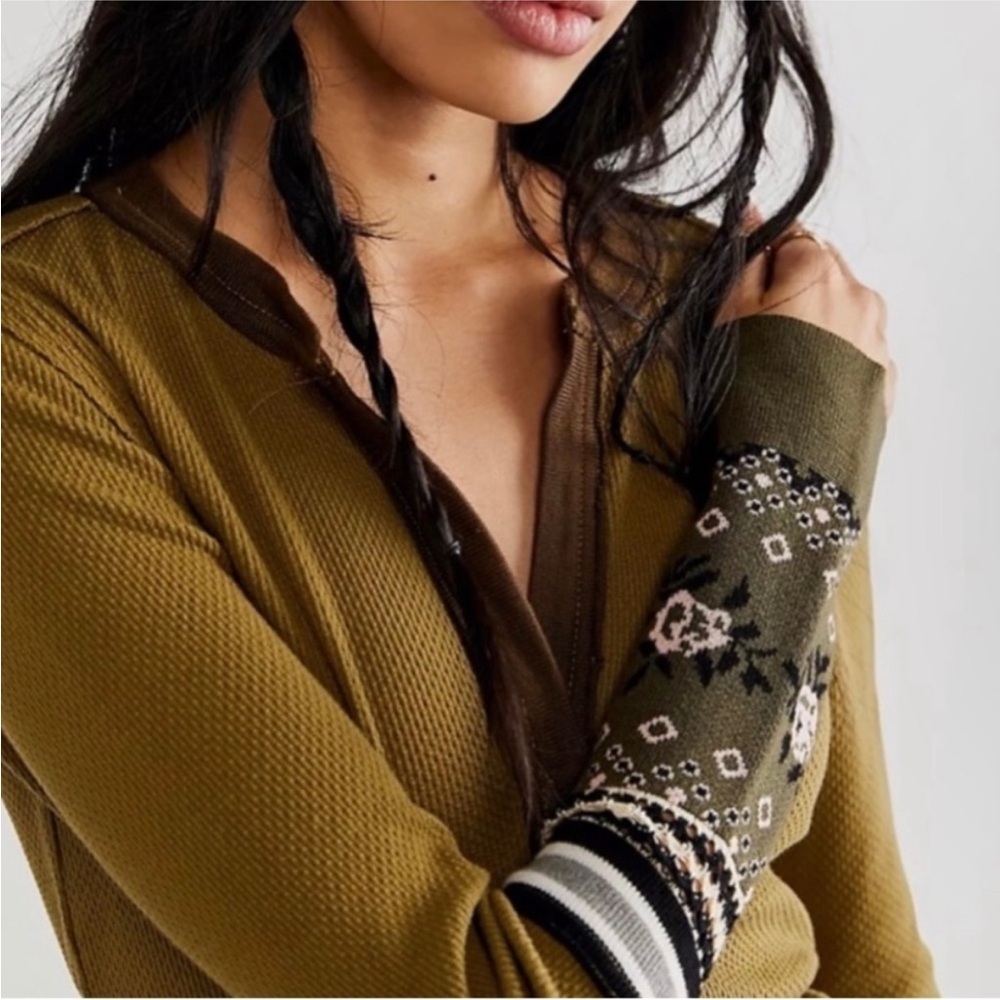 NWT FREE PEOPLE Mikah layering cuff knit top size XS green longsleeve henley - Picture 2 of 11